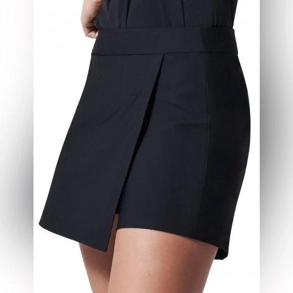 Spanx NWT Sunshine Skort in Black - Picture 3 of 6